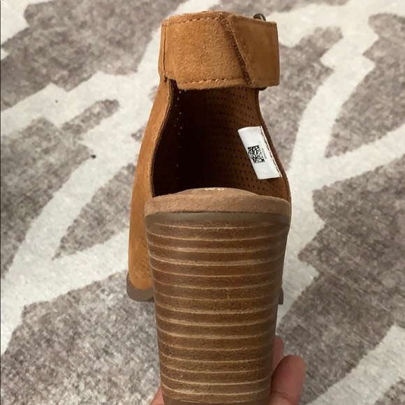 NWB  👠 TOMS LEATHER SANDALS👄 SZ. 8  👩🏼👏🏻😘💎 - Picture 5 of 5